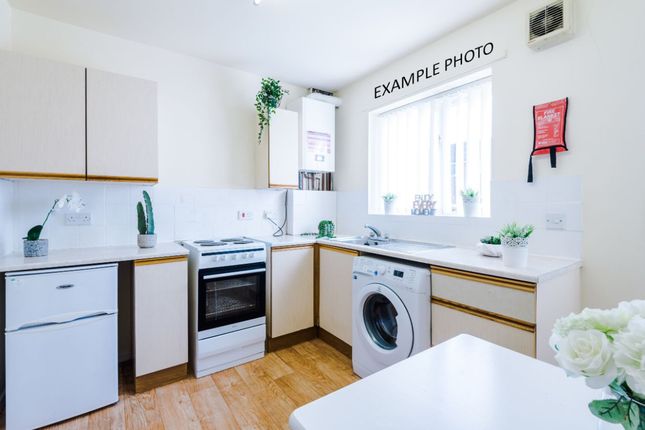 4, Aquarius Lane, Salford photo 3