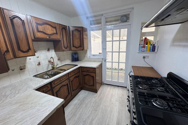 7, Welbury Avenue, Luton photo 4