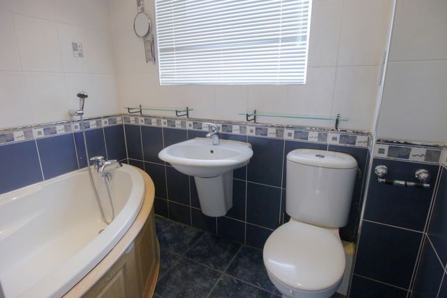 6, Chadderton Drive, Newcastle Upon Tyne photo 5