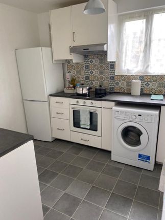 Flat for sale in Cricklewood Lane, London