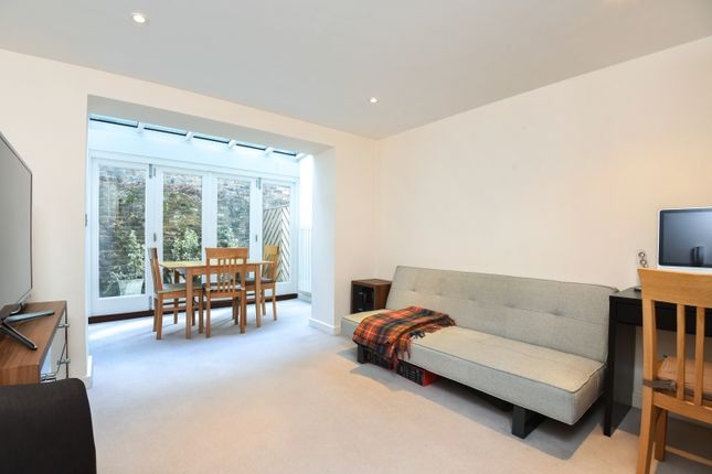 Thumbnail Flat to rent in Fulham Road, London