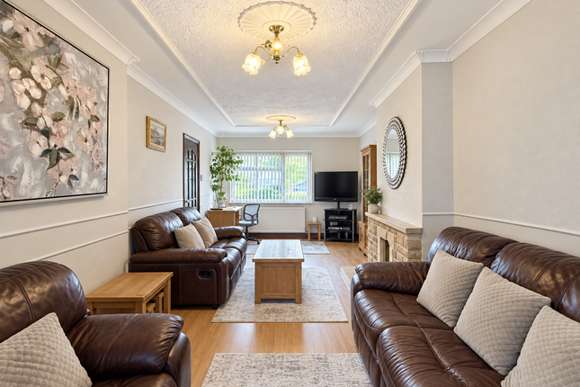 22, Marvell Avenue, Hayes photo 3
