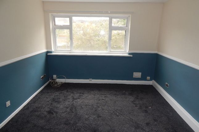 57 Wellington Street, Batley photo 2