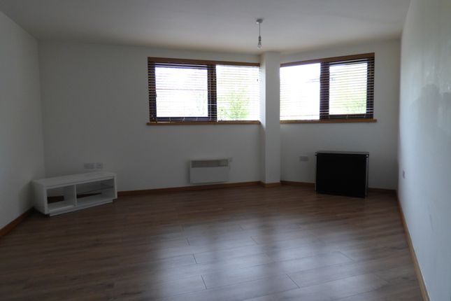 Flat 33, The Quadrant, Westlea, Swindon photo 3