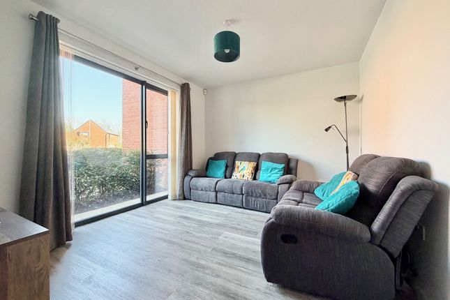 13, Heaton Grove, Stockport photo 3