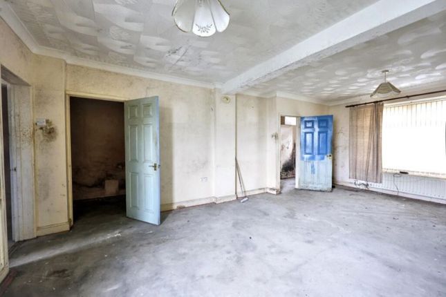17 Edwards Terrace, Bedlinog photo 2