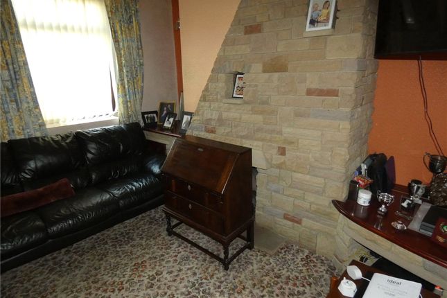 1, Hollins Street, Derbyshire photo 3