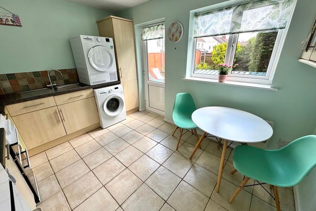 4, Rochester Close, Nuneaton photo 5
