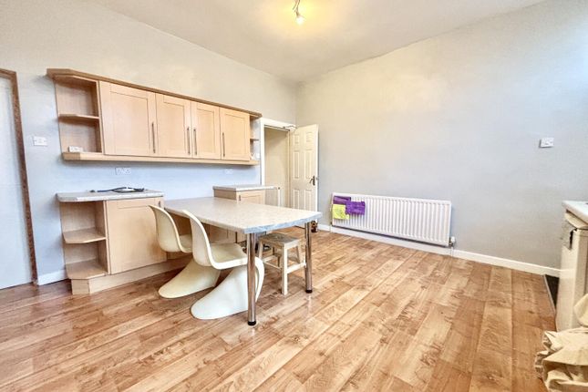 31, Morritt Drive, Leeds photo 3