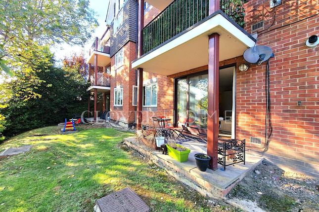 Thumbnail Flat for sale in Chase Ridings, Enfield