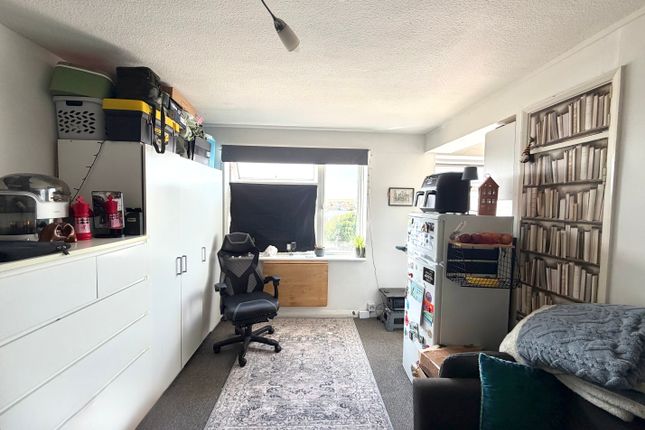 Flat 20, Peacehaven photo 5