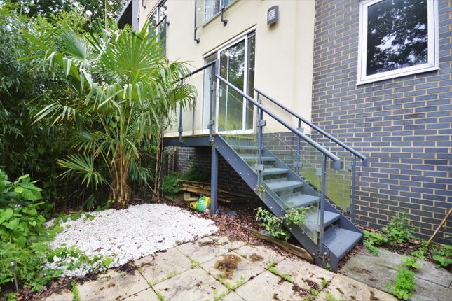 Apartment 3, Forest Point, 33, Dacres Road, Forest Hill photo 4