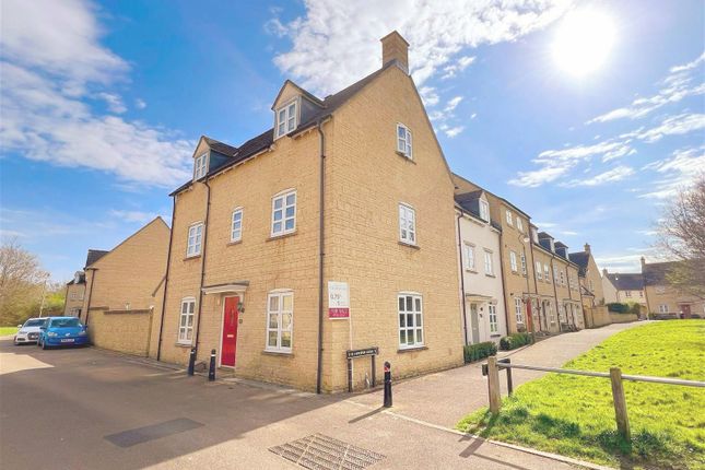 End terrace house for sale in Larkspur Grove, Witney