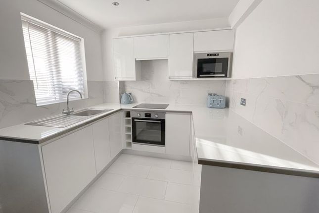 63, Bornedene, Potters Bar photo 3