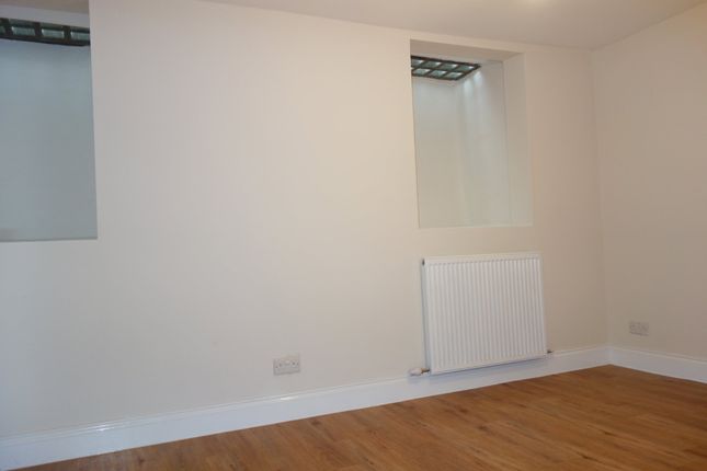 70b, Church Road, London photo 4