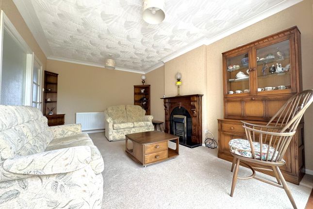 4, Springfield Crescent, Weymouth photo 4