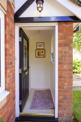 31, Heneage Drive, Swansea photo 4