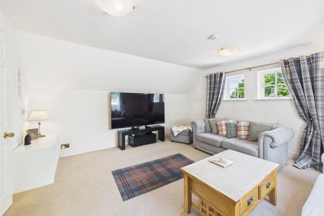 Flat 3, The Lodge, Huntingtowerfield photo 3