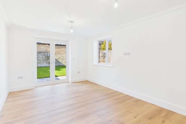 4, Lady Hatton Place, Buckinghamshire photo 2