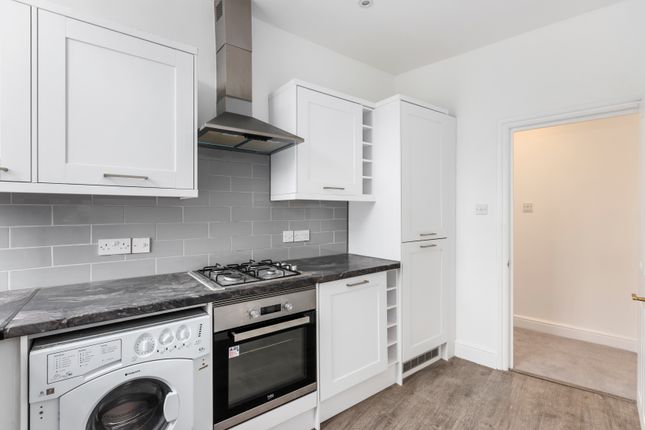 Flat to rent in York Road, London