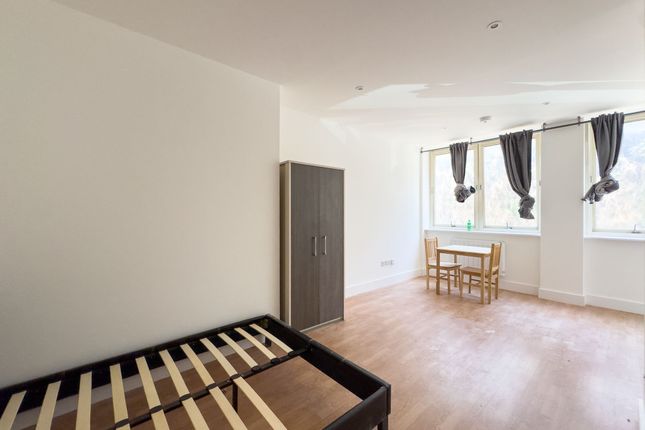 86 Shenley Road, Borehamwood photo 3