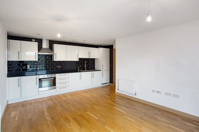 Smeaton Court, Hertford photo 3