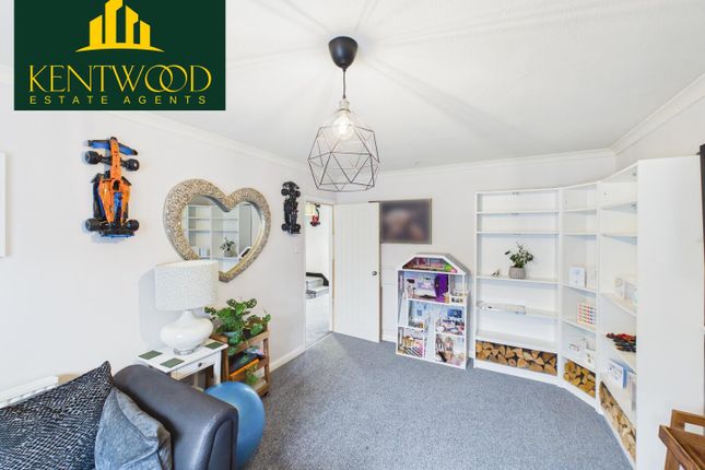 Marlborough Close, Maidenhead photo 4