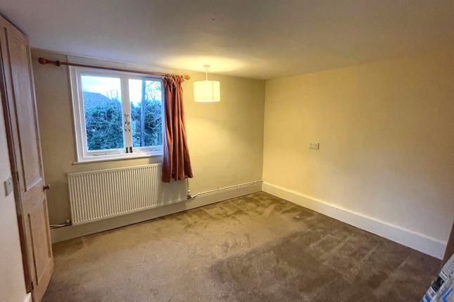 Cottage to rent in Church Lane, Potters Bar