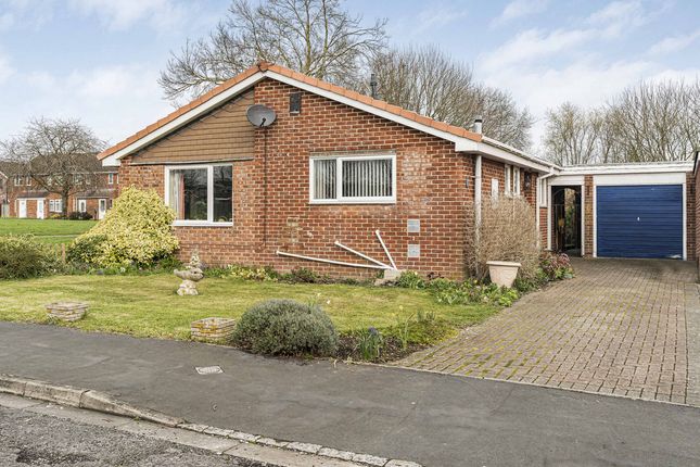 Thumbnail Bungalow for sale in Hardwell Close, Grove