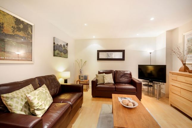 Cayenne Court, London photo 2