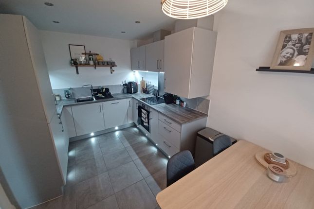 14, Chantrey Close, West Yorkshire photo 2