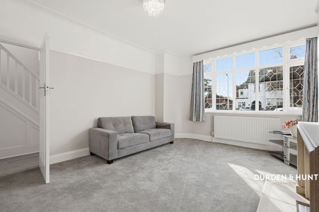 45 Acacia Drive, Upminster photo 3
