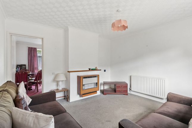 23 Fox Road, Stevenage photo 2