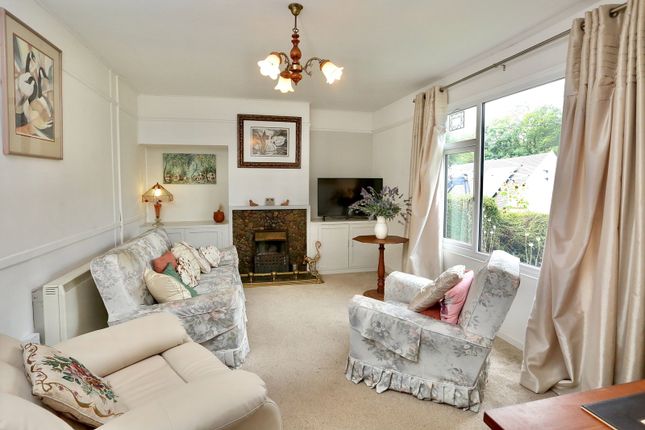 Park Crescent, Abergavenny photo 2