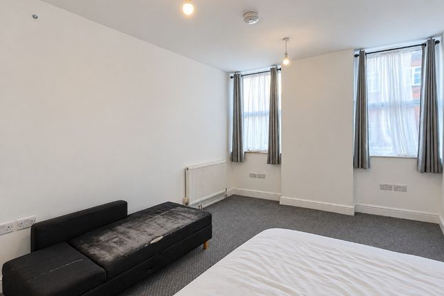 26a The Broadway, SOUTHALL photo 2