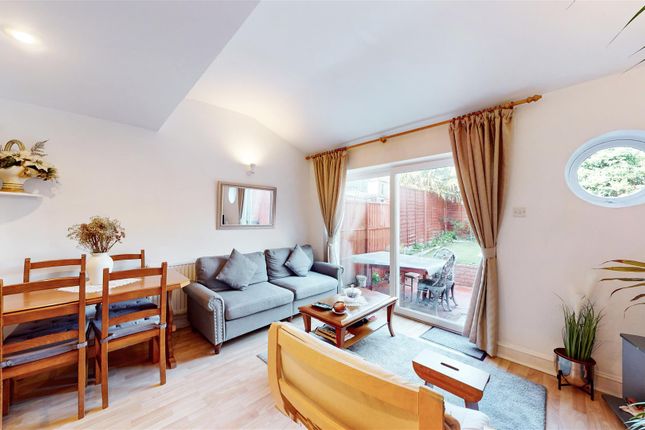Town house for sale in Purcell Mews, Harlesden, London