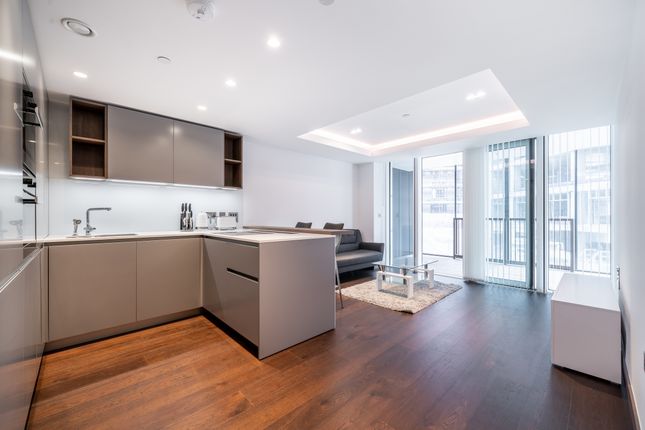 Flat to rent in North Wharf Road, London