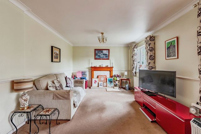 8, Tinsley Close, Crawley photo 3