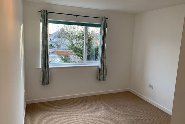 4, Summerfield Court, Cardiff photo 2
