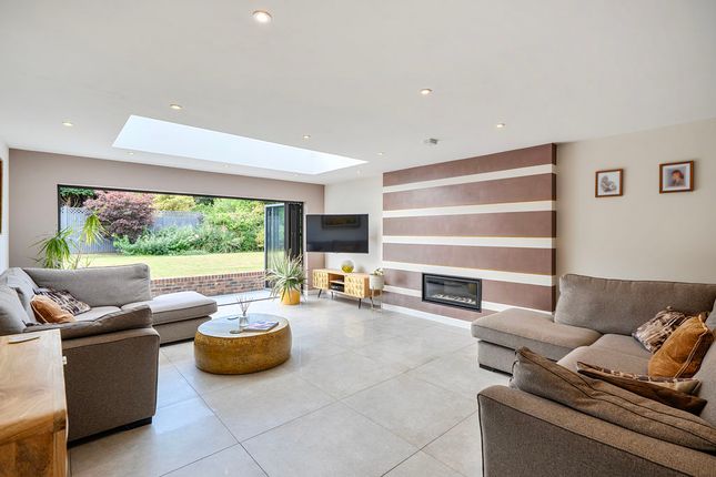 19, Greenways, Tadworth photo 4