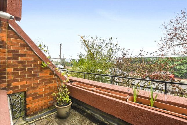 Flat for sale in Silsoe House, 50 Park Village East, London