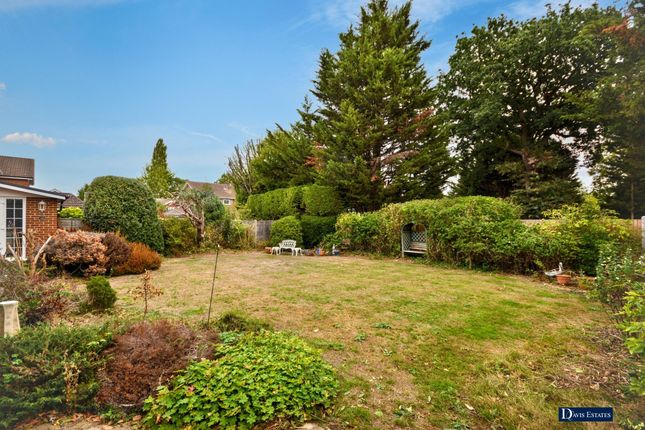 4 Yevele Way, Hornchurch photo 4