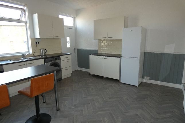 21 Johnson Terrace, Leeds photo 3