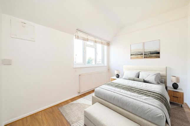 30, Carlisle Avenue, Acton photo 4