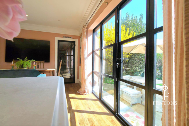 3, Holmbrook Way, Frinton-on-Sea photo 3