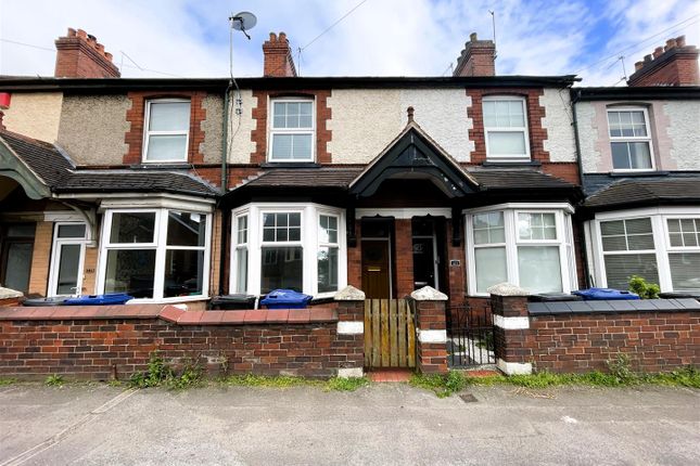 Terraced house to rent in Watlands View, Porthill, Newcastle