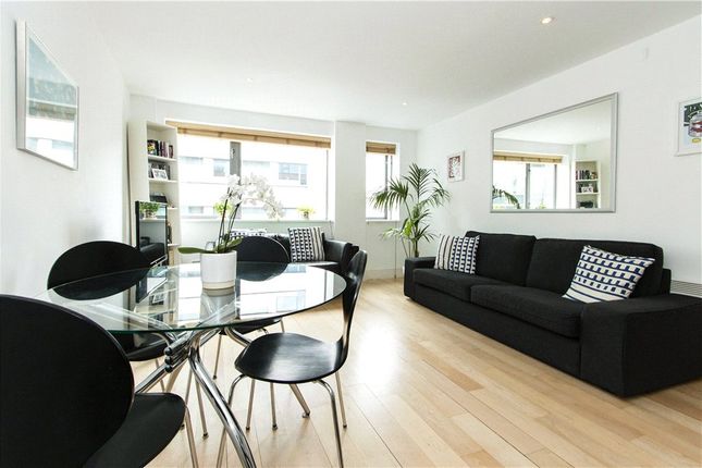 Thumbnail Flat for sale in Long Lane, London