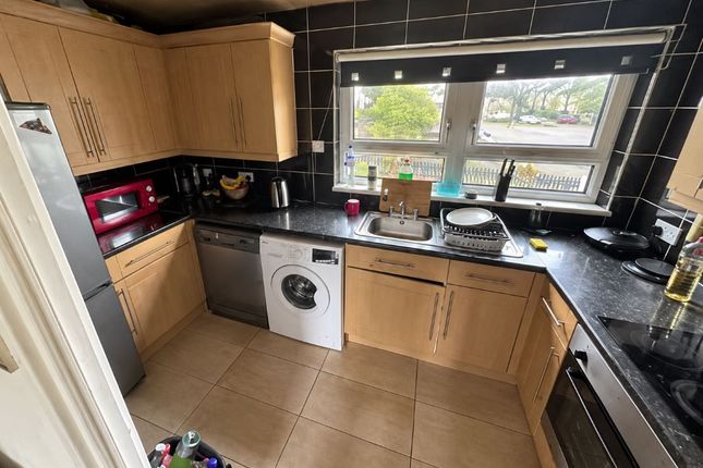 4, Torphin Crescent, Glasgow photo 2
