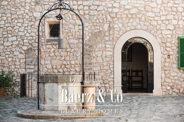 Villa for sale in 07110 Bunyola, Balearic Islands, Spain