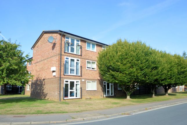 Thumbnail Flat to rent in Borough Avenue, Wallingford, Oxfordshire